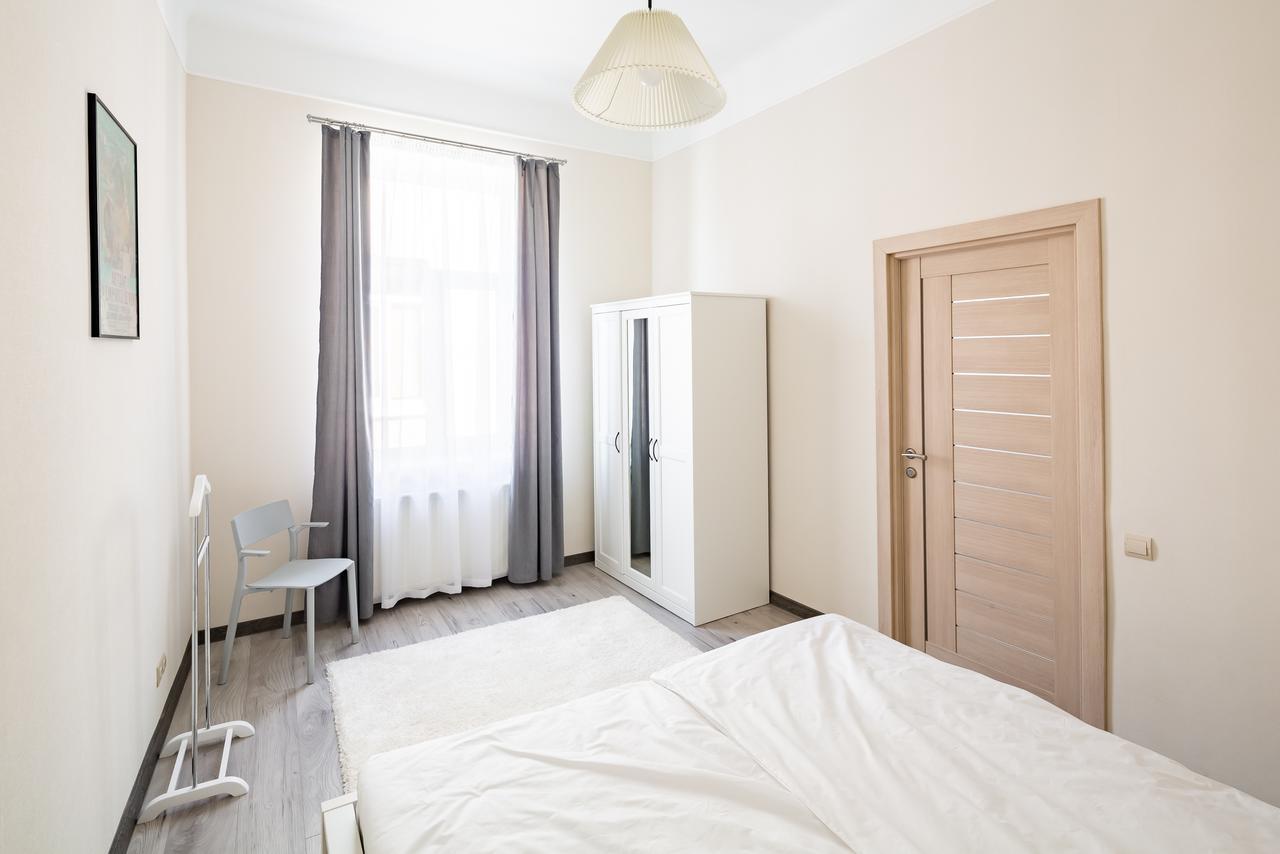 #1 Apartment Lviv Exteriör bild